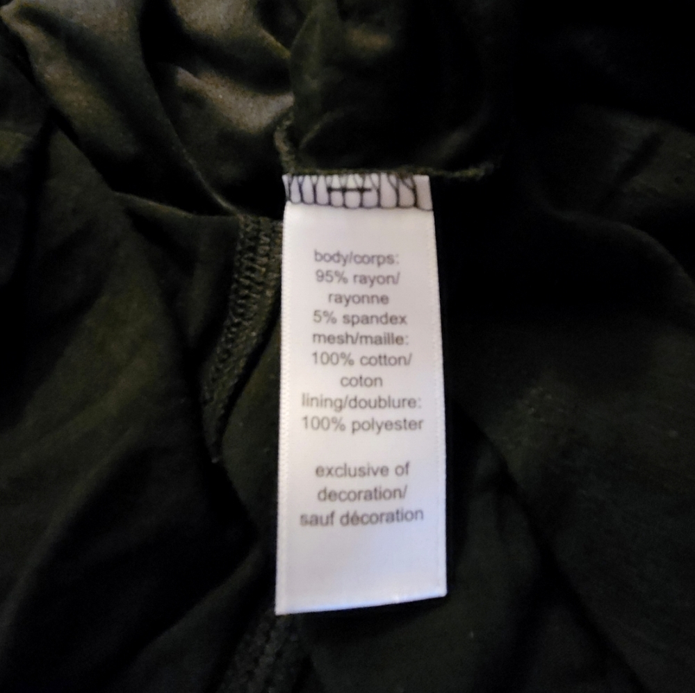 Black 3/4 sleeved top - Picture 5 of 5